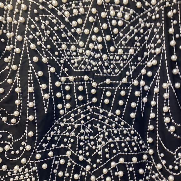 Black -White pearl Akira Blouse (Sz Lrg) - Picture 4 of 5